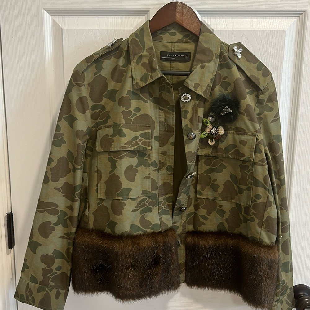 Zara Camo and faux fur jacket